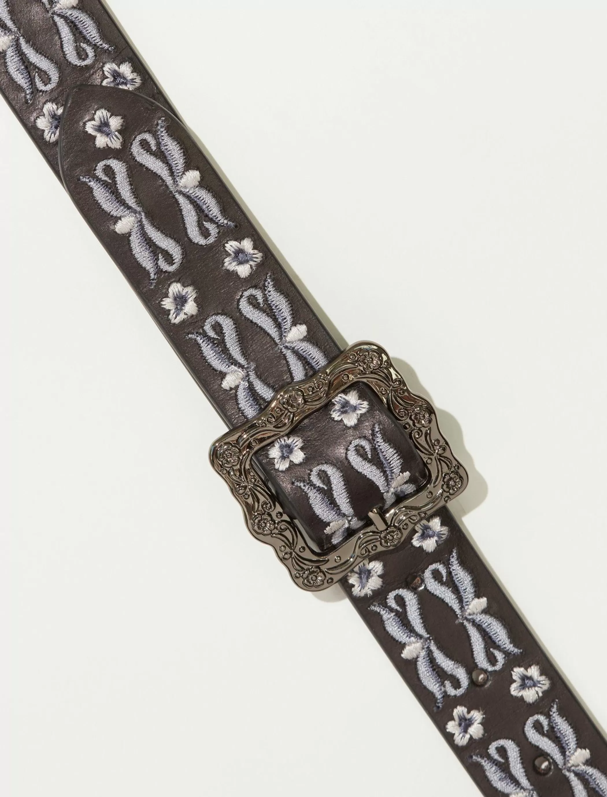 Lucky Brand Belts*daisy and ribbon embroidered belt black