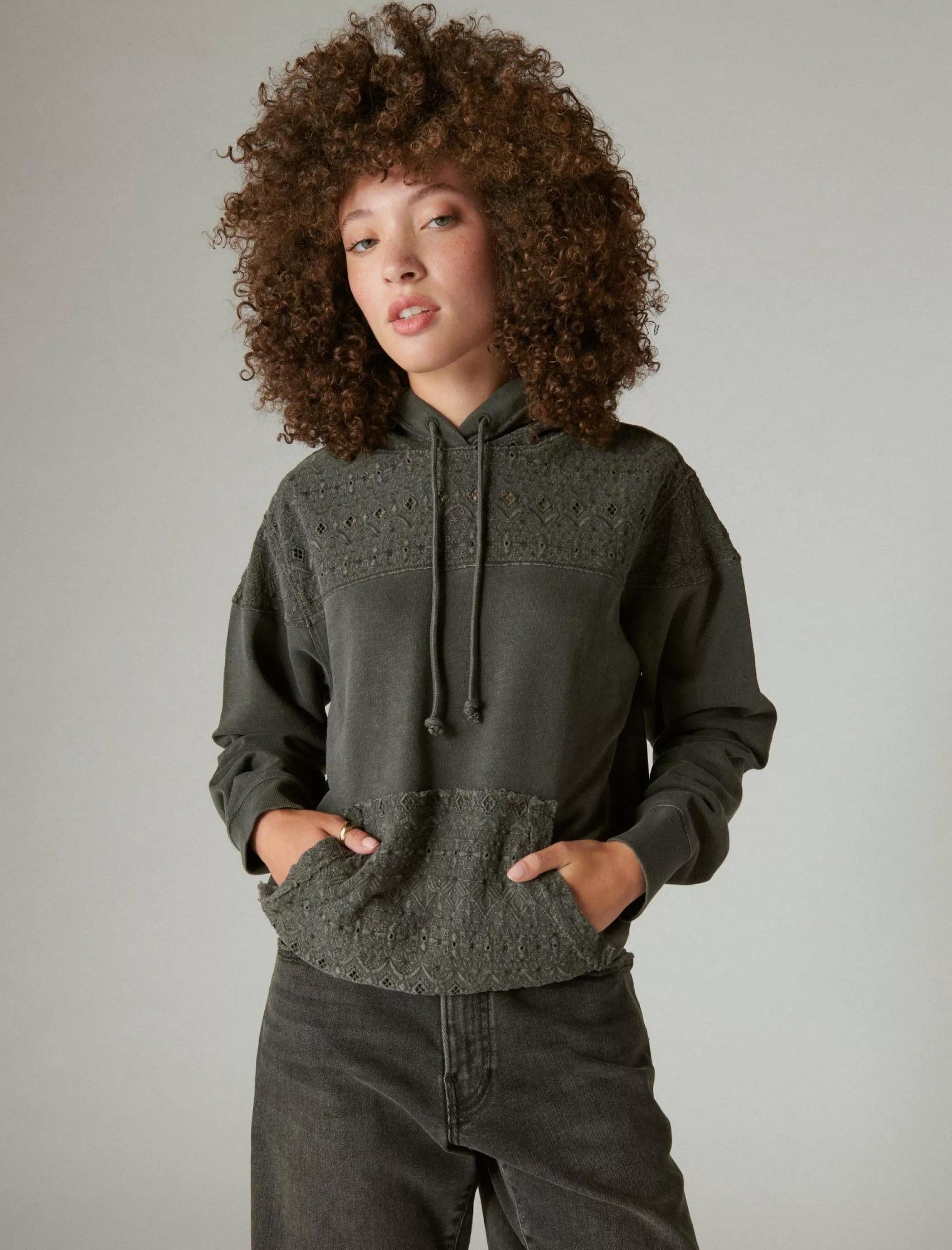 Lucky Brand Activewear*embroidered yoke hoodie raven