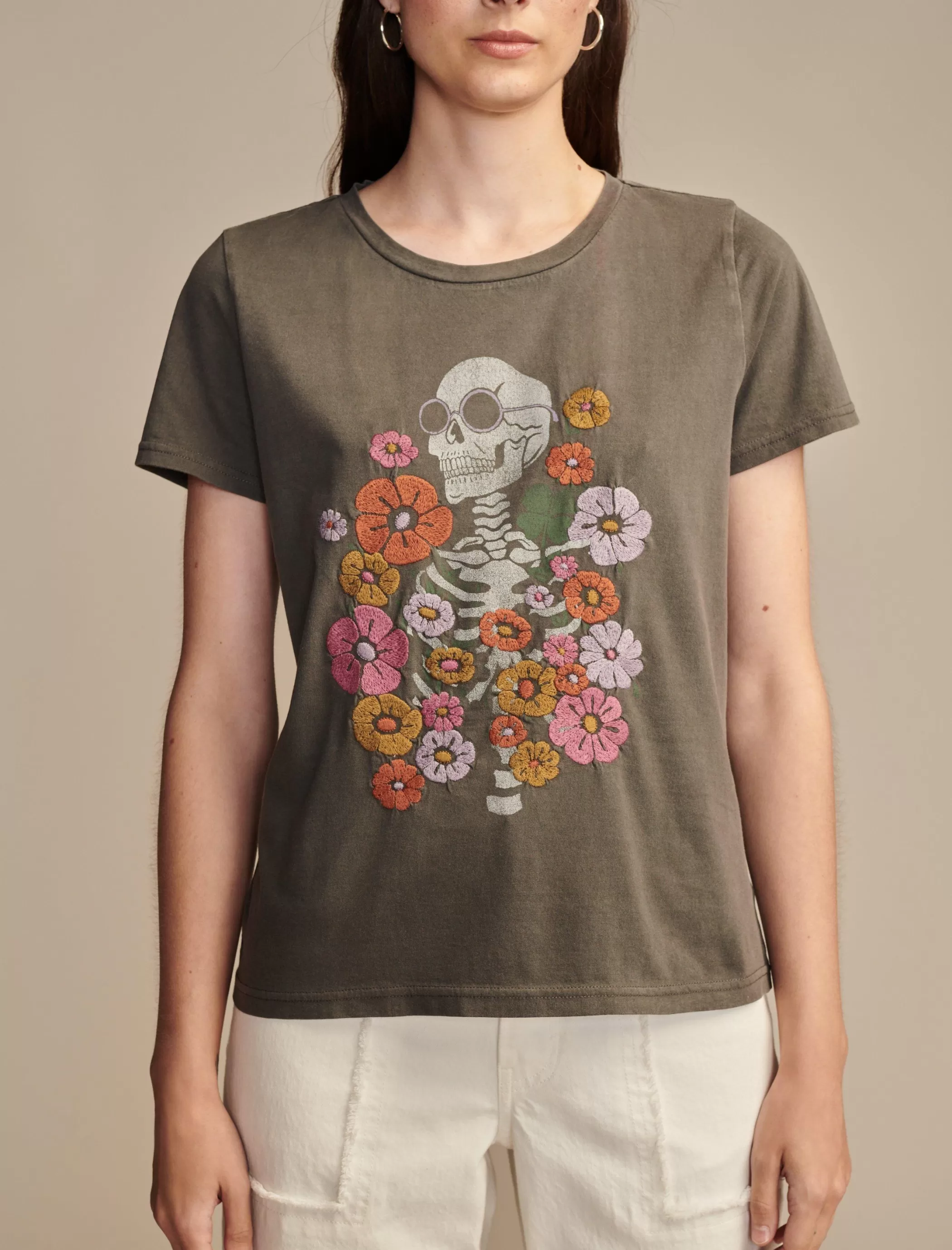 Lucky Brand Graphic Tees*flowers and skeleton classic crew plum kitten